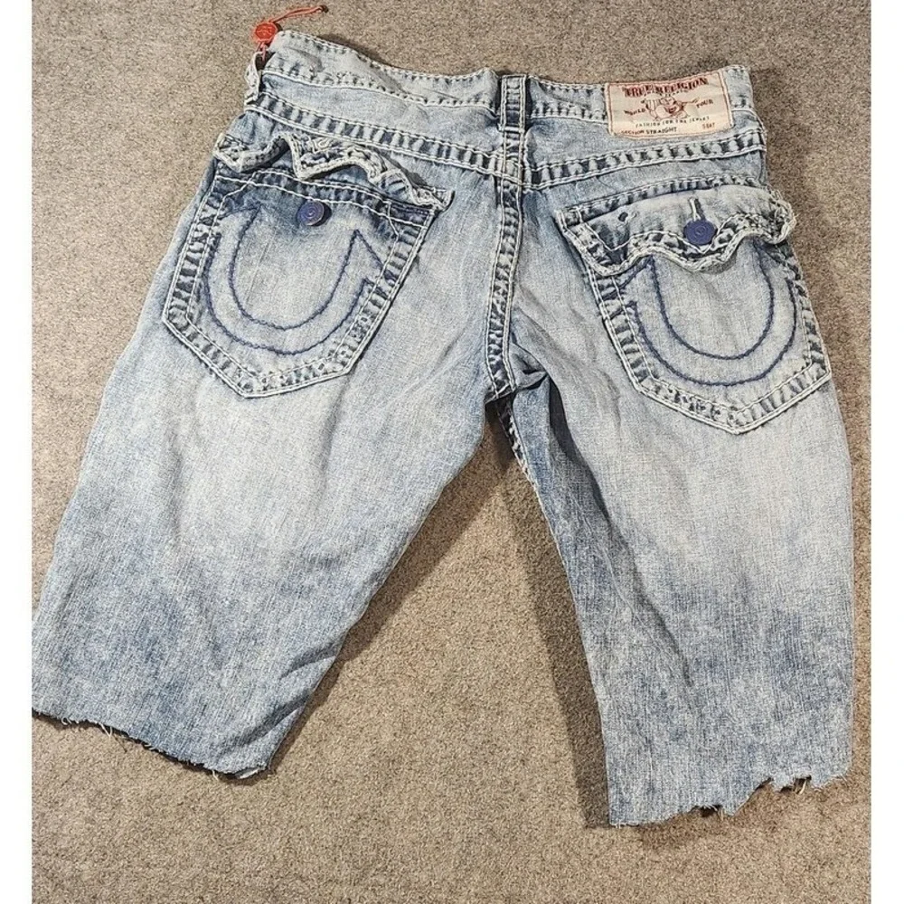 True Religion Shorts‎ Mens 30 Light Wash Distressed Denim Patch Cutoff Raw Hem